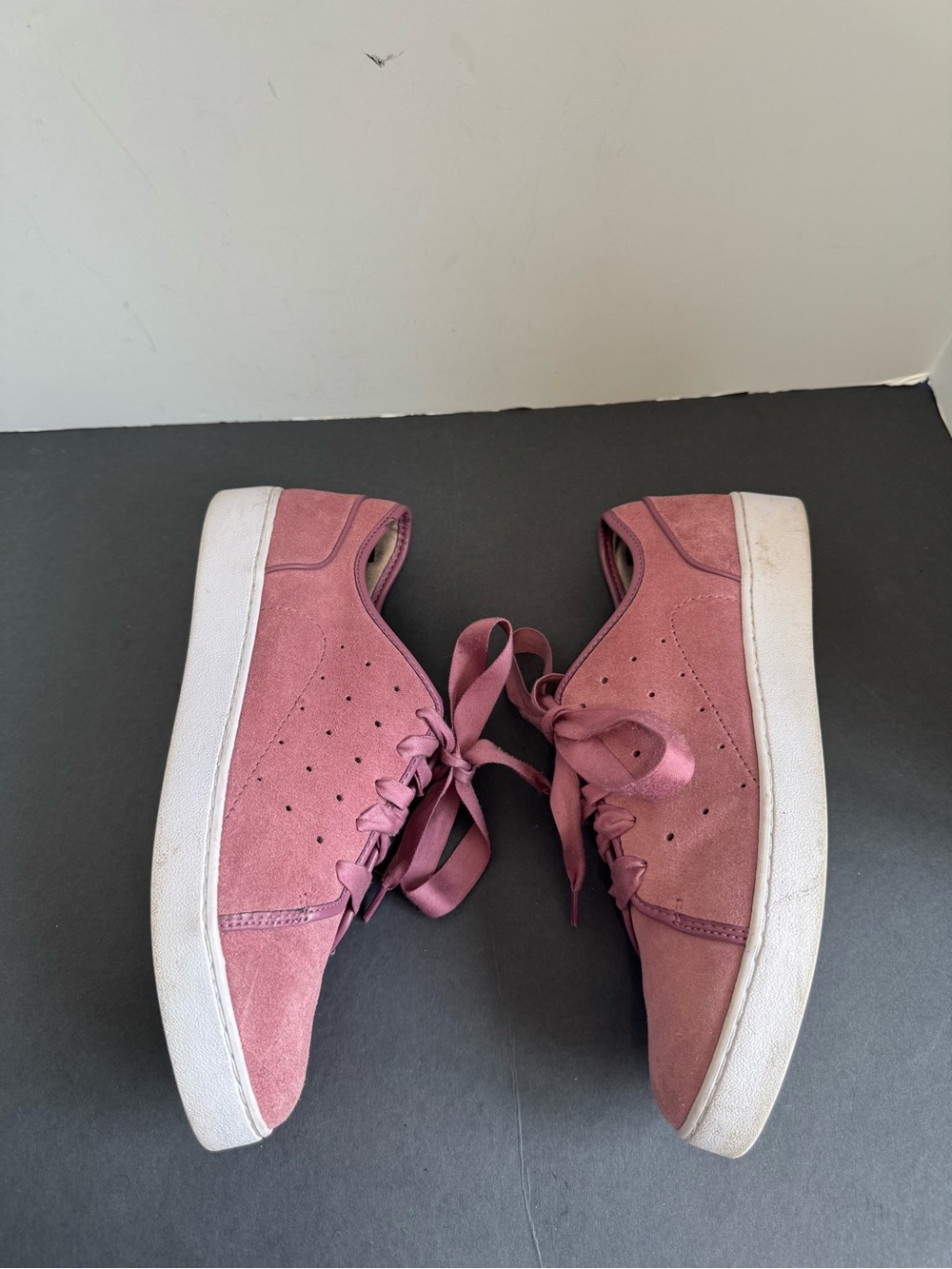 Vionic Keke mauve/lavender suede wide satin laces sneakers. Size 9.5 - Picture 6 of 14
